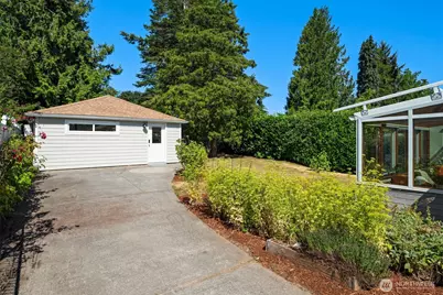 12033 79th Avenue S, Seattle, WA 98178 - Photo 32