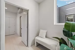 710 14th Ave, Seattle, WA 98122 - Photo 10