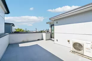 710 14th Ave, Seattle, WA 98122 - Photo 16