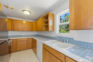 842 SW 305th St, Federal Way, WA 98023 - Photo 14