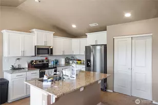 1125 W Sequoia Rd, Moses Lake, WA 98837 - Photo 2