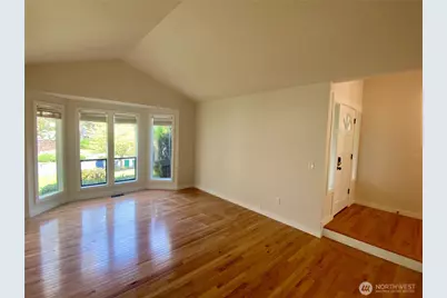 650 Jasmine Place NW, Issaquah, WA 98027 - Photo 2