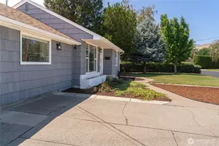 335 Whitebirch Pl, Wenatchee, WA 98801 - Photo 2