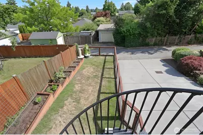 8018 31st Avenue NW, Seattle, WA 98117 - Photo 14