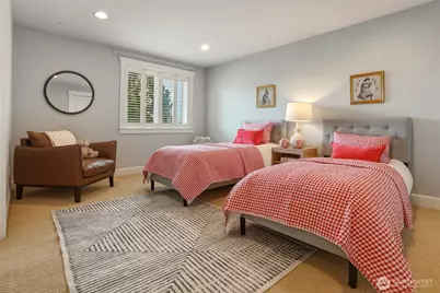8018 31st Avenue NW, Seattle, WA 98117 - Photo 28