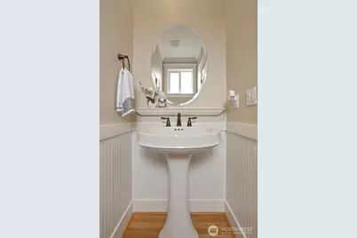 8018 31st Avenue NW, Seattle, WA 98117 - Photo 16