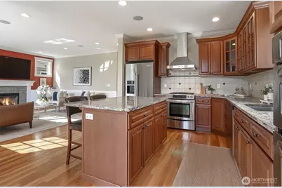 8018 31st Avenue NW, Seattle, WA 98117 - Photo 10
