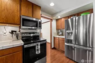 2407 SE 8th Pl, Renton, WA 98055 - Photo 4