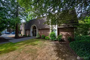 11010 NE 68th St, Kirkland, WA 98033 - Photo 30