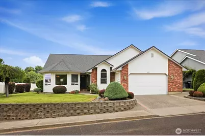 403 SE Stanford Place, College Place, WA 99324 - Photo 1