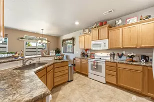 1471 Southwest Greeley Street, College Place, WA 99324 - Photo 4