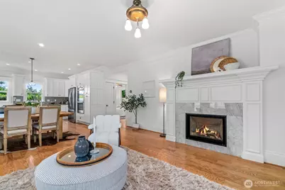 2217 4th Avenue N, Seattle, WA 98109 - Photo 6