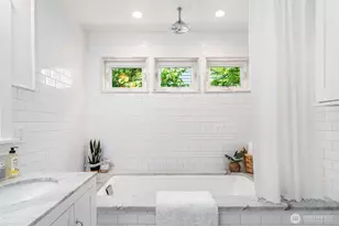 2217 4th Ave N, Seattle, WA 98109 - Photo 22