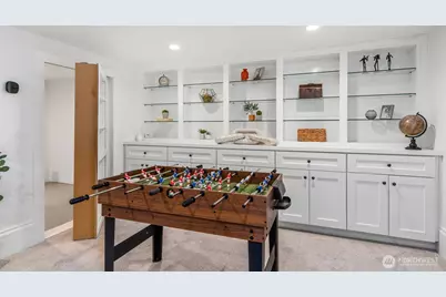 2217 4th Avenue N, Seattle, WA 98109 - Photo 24