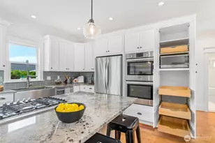 2217 4th Ave N, Seattle, WA 98109 - Photo 14