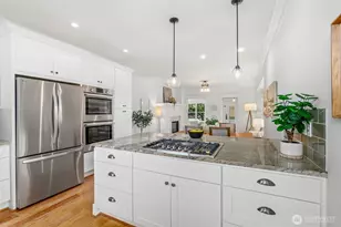 2217 4th Ave N, Seattle, WA 98109 - Photo 16