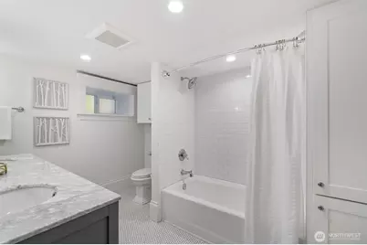2217 4th Avenue N, Seattle, WA 98109 - Photo 28