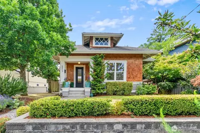 2217 4th Avenue N, Seattle, WA 98109 - Photo 1