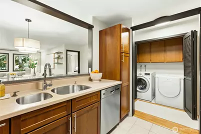 1617 Summit Avenue #23, Seattle, WA 98122 - Photo 18