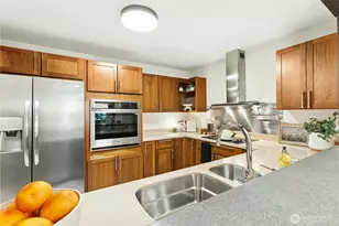 1617 Summit Ave, Seattle, WA 98122 - Photo 14