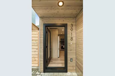 3918 S Juneau Street, Seattle, WA 98118 - Photo 2
