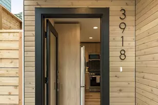3918 S Juneau St, Seattle, WA 98118 - Photo 2