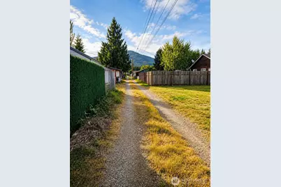 825 Givens Avenue, Darrington, WA 98241 - Photo 16