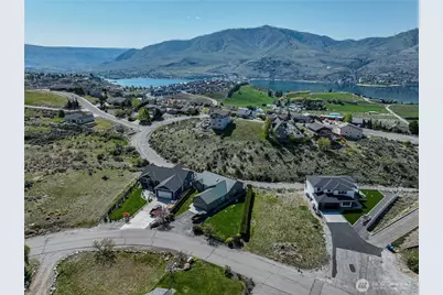 212 Stehekin Way, Chelan, WA 98816 - Photo 2