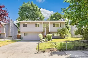 18113 20th Dr SE, Bothell, WA 98012 - Photo 2