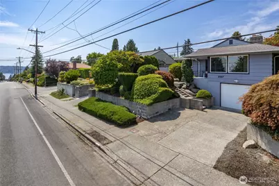 2007 Trenton Avenue, Bremerton, WA 98310 - Photo 2