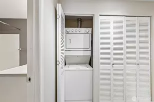 2222 NE 92nd St, Seattle, WA 98115 - Photo 20