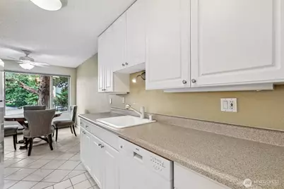 2222 NE 92nd Street #208, Seattle, WA 98115 - Photo 16