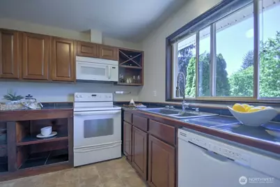 1335 5th Avenue SE, Olympia, WA 98501 - Photo 10