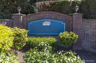 18585 NE 57th St, Redmond, WA 98052 - Photo 32