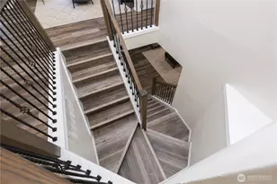 18585 NE 57th St, Redmond, WA 98052 - Photo 16