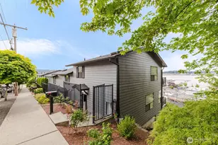 819 Kitsap St, Port Orchard, WA 98366 - Photo 2