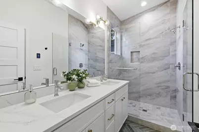 13353 25th Avenue NE, Seattle, WA 98125 - Photo 14