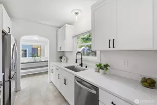 13349 25th Ave NE, Seattle, WA 98125 - Photo 8