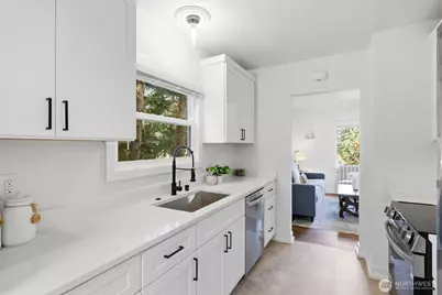 13349 25th Avenue NE, Seattle, WA 98125 - Photo 12