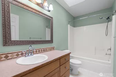 21017 Springhaven Way E, Bonney Lake, WA 98391 - Photo 32