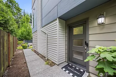16201 Meadow Road #E4, Lynnwood, WA 98087 - Photo 2