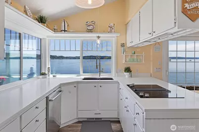 9946 Johnson Point Road NE, Olympia, WA 98516 - Photo 12