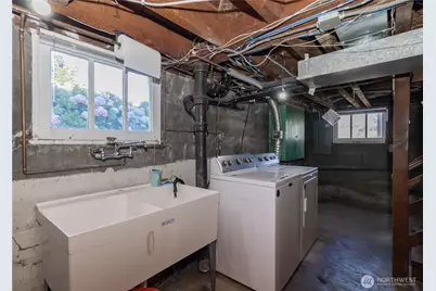 617 Burnett Avenue S, Renton, WA 98057 - Photo 32