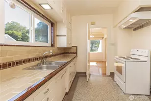 617 Burnett Ave S, Renton, WA 98057 - Photo 16