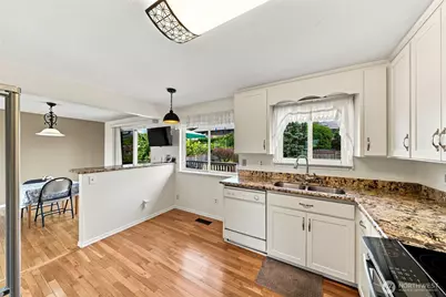 1729 S Jackson Avenue, Tacoma, WA 98465 - Photo 8