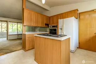 105 156th Ave NE, Bellevue, WA 98007 - Photo 4