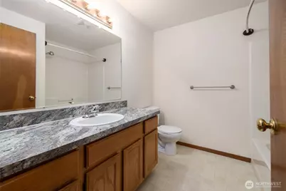 2312 E Division Street #B, Mount Vernon, WA 98274 - Photo 4
