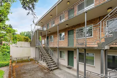 34 W Cremona Street, Seattle, WA 98119 - Photo 8