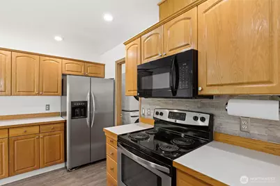 10714 185th Avenue E, Bonney Lake, WA 98391 - Photo 12