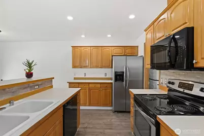 10714 185th Avenue E, Bonney Lake, WA 98391 - Photo 14